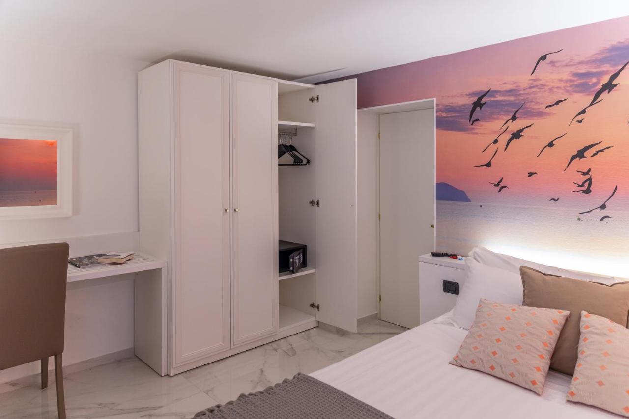 Marina Centro Suite Rimini Dış mekan fotoğraf